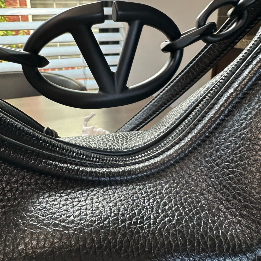 Valentino black V-logo moon small hobo bag in grainy calfskin. - Picture 7 of 11